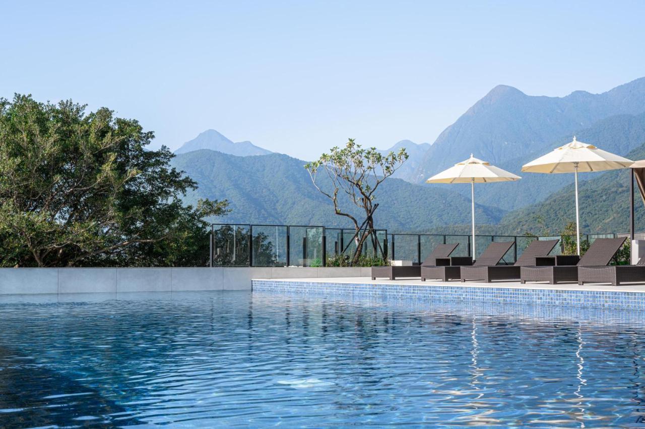 Lakeshore Hotel Hualien Taroko Shunan Eksteriør bilde The swimming pool at the hotel